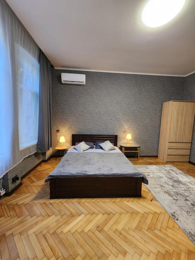 O.O.Apart.2 Apartamento Chernivtsi Exterior foto